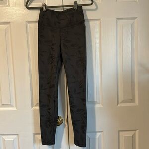 WHBM size 00S Grey floral Runway Legging